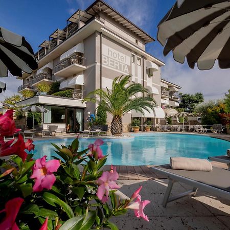 Hotel Berta Desenzano del Garda Exterior photo