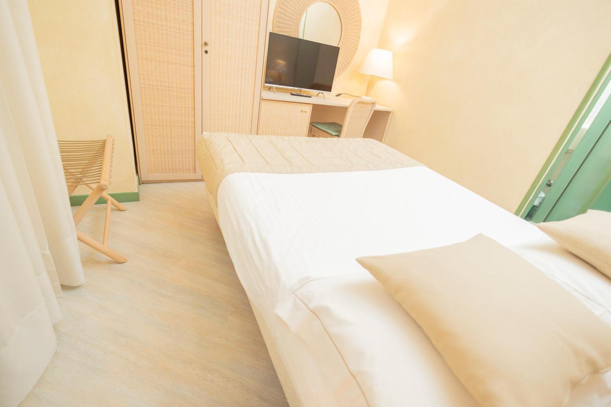 Hotel Berta Desenzano del Garda Exterior photo