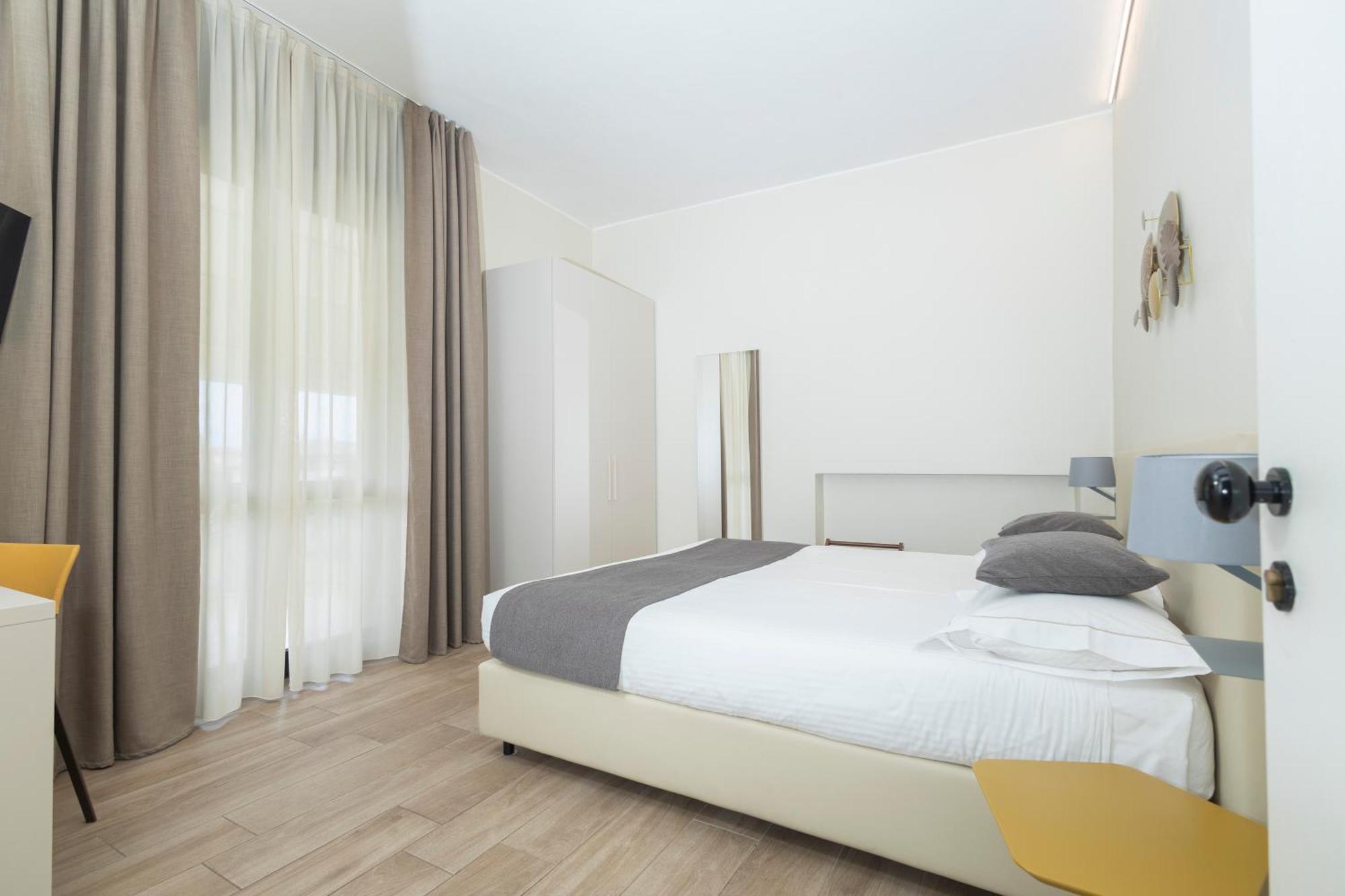 Hotel Berta Desenzano del Garda Exterior photo