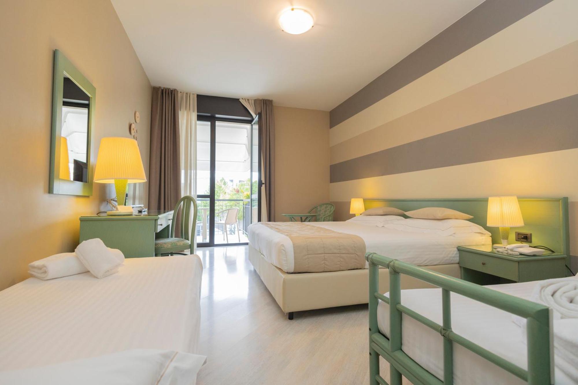 Hotel Berta Desenzano del Garda Exterior photo