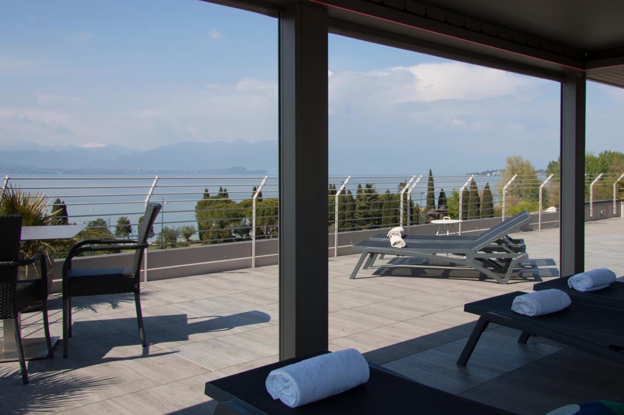 Hotel Berta Desenzano del Garda Exterior photo