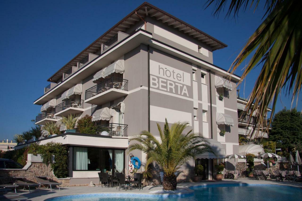 Hotel Berta Desenzano del Garda Exterior photo